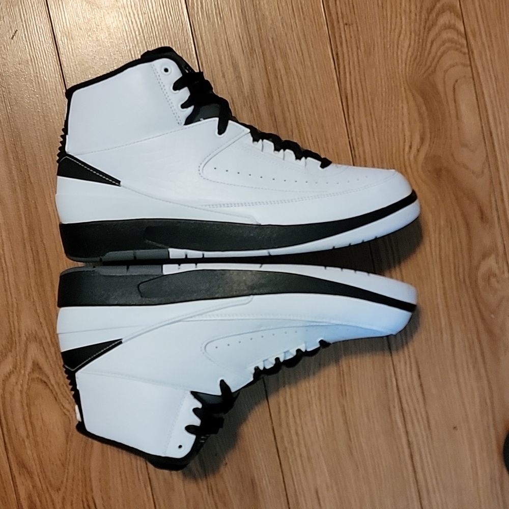 jorda retro 2 "Just Wing It" sz 9.5 - Picture 3 of 8